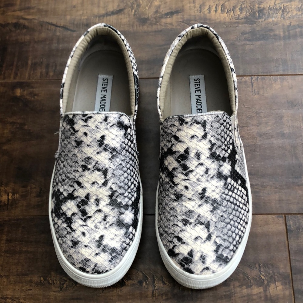 Snakeskin Steve Madden Slip-ons
